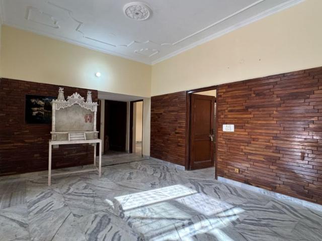 Sector 7, Panchkula City 3 Bedroom 2100 Sq. Ft. Builder Floor in Sector 7 Panchkula Listing ID: #10304
