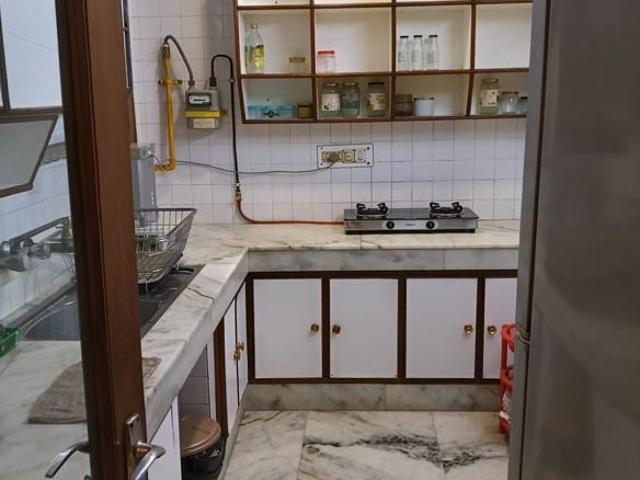 Sector 40, Noida Central 3 Bedroom 200 Sq. Yd. Builder Floor in Sector 40 Noida Listing ID: #10354