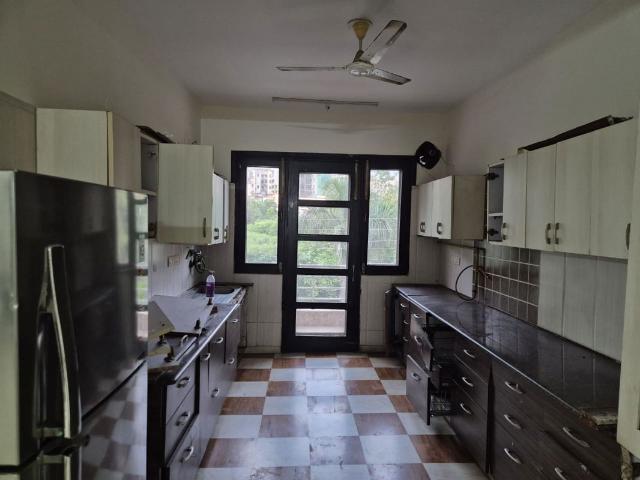 Sector 40, Noida Central 3 Bedroom 3312 Sq. Ft. Builder Floor in Sector 40 Noida Listing ID: #10204