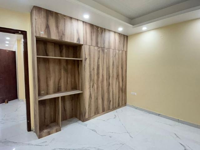 Sector 40, Noida Central 3 Bedroom 3332 Sq. Ft. Builder Floor in Sector 40 Noida Listing ID: #10204
