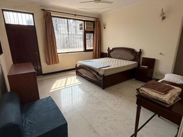 Sector 41, Noida Central 2 Bedroom 200 Sq. Mt. Builder Floor in Sector 41 Noida Listing ID: #10410
