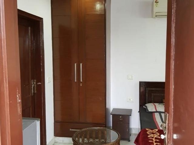 Sector 41, Noida Central 2 Bedroom 200 Sq. Yd. Builder Floor in Sector 41 Noida Listing ID: #10354