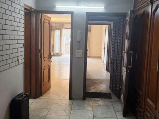 Sector 42, Golf Course Road 1 RK 500 Sq. Yd. Builder Floor in Sector 42 Gurgaon Listing ID: #10398