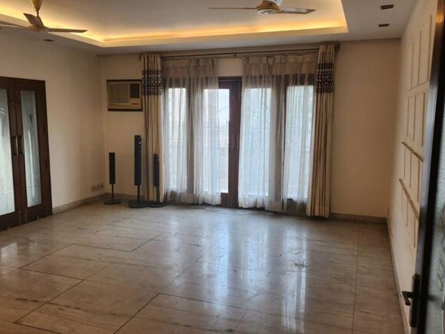 Sector 43, Golf Course Road 1 Bedroom 160 Sq. Yd. Builder Floor in Sector 43 Gurgaon Listing ID: #10399