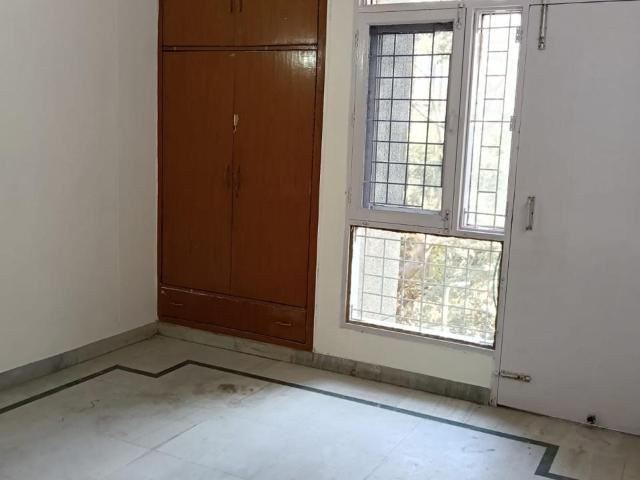 Sector 45, Central Gurgaon 3 Bedroom 1650 Sq. Ft. Builder Floor in Sector 45 Gurgaon Listing ID: #10410