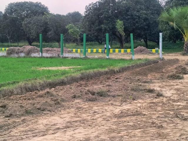Sector 48, Noida Central 1125 Sq. Mt. Plot in Sector 48 Noida Listing ID: #10285