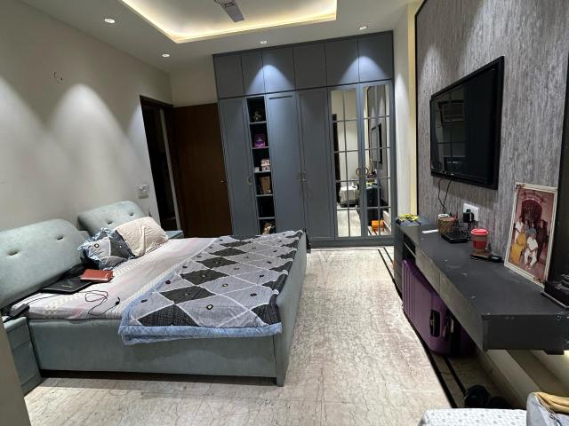 Sector 49, Noida Central 6 Bedroom 153 Sq. Mt. Independent House in Sector 49 Noida Listing ID: #10285