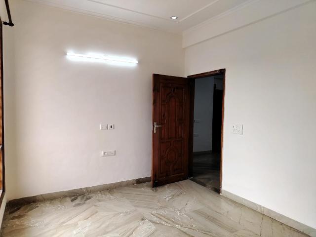 Sector 49, Noida Central 2 Bedroom 165 Sq. Yd. Builder Floor in Sector 49 Noida Listing ID: #10412