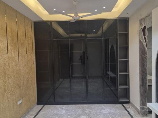 Sector 4, Central Gurgaon 3 Bedroom 520 Sq. Ft. Builder Floor in Sector 4 Gurgaon Listing ID: #10110