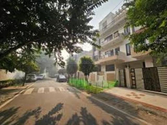 Sector 51 Noida 300 Sq. Mt. Plot in Sector 51 Noida Listing ID: #10307