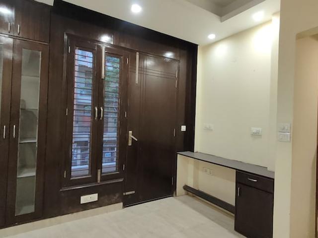 Sector 52, Central Gurgaon 2 Bedroom 1400 Sq. Ft. Builder Floor in Sector 52 Gurgaon Listing ID: #10243