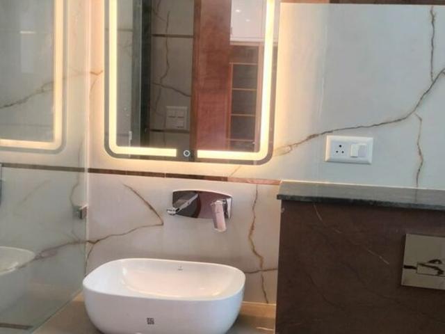 Sector 56, Faridabad South 3 Bedroom 250 Sq. Yd. Builder Floor in Sector 56 Faridabad Listing ID: #10366