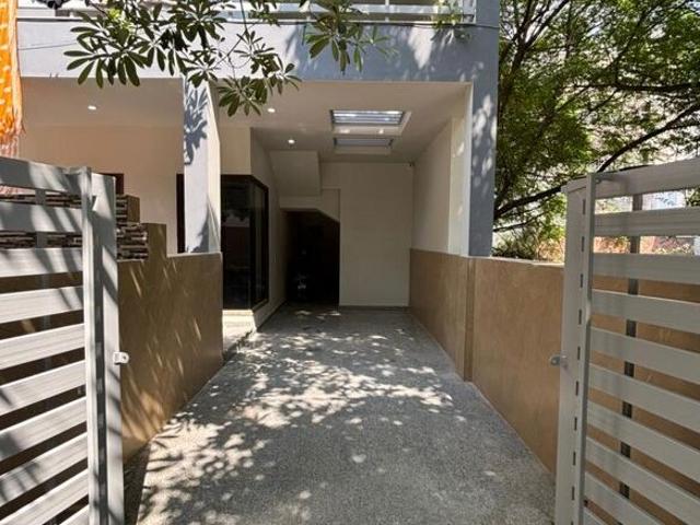 Sector 57, Central Gurgaon 3 Bedroom 1550 Sq. Ft. Builder Floor in Sector 57 Gurgaon Listing ID: #10399