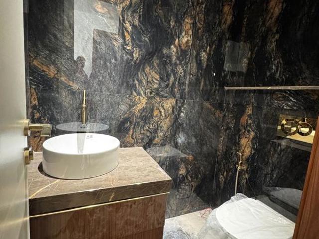 Sector 57, Central Gurgaon 3 Bedroom 1949 Sq. Ft. Builder Floor in Sector 57 Gurgaon Listing ID: #10198