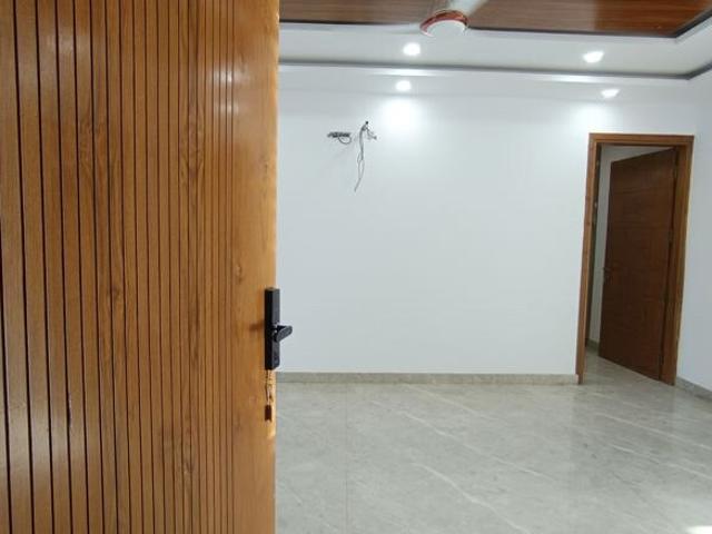 Sector 57, Central Gurgaon 4 Bedroom 350 Sq. Yd. Builder Floor in Sector 57 Gurgaon Listing ID: #10359