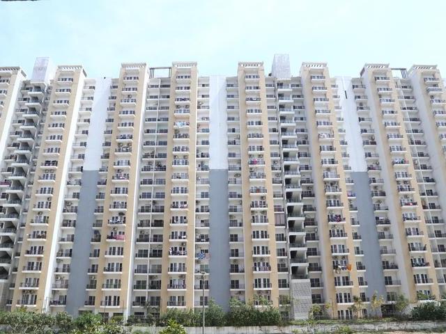 Sector 75 3 BHK Apartment For Sale Noida