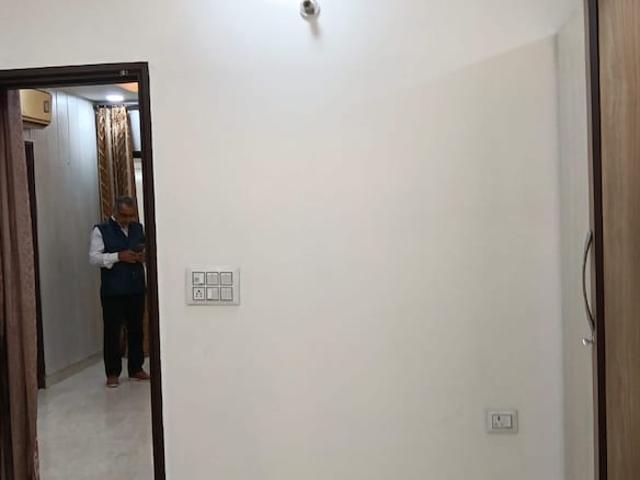 Sector 8 Dwarka, 3 Bedroom 124 Sq. Yd. Builder Floor in Sector 8 Dwarka Delhi Listing ID: #10078