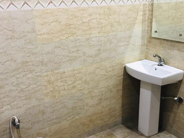 Sector 8, Faridabad Central 3 Bedroom 2276 Sq. Ft. Builder Floor in Sector 8 Faridabad Listing ID: #10185