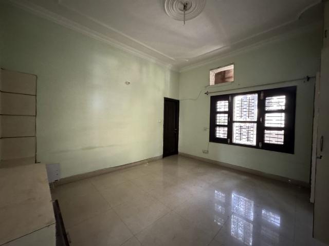 Sector 9 Panchkula Independent House 4 Bedroom 2400 Sq. Ft. Independent House in Sector 9 Panchkula Listing ID: #10321