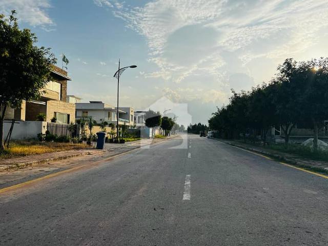 Sector C 2 Kanal Road 4 Lane 1 Back Open Boulevard Charges And Possession Charges Paid Sun Facing Heighted Location Plot For Sale