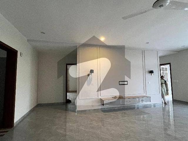 Sector C Kanal Upper Portion With 22kv Solar For Rent