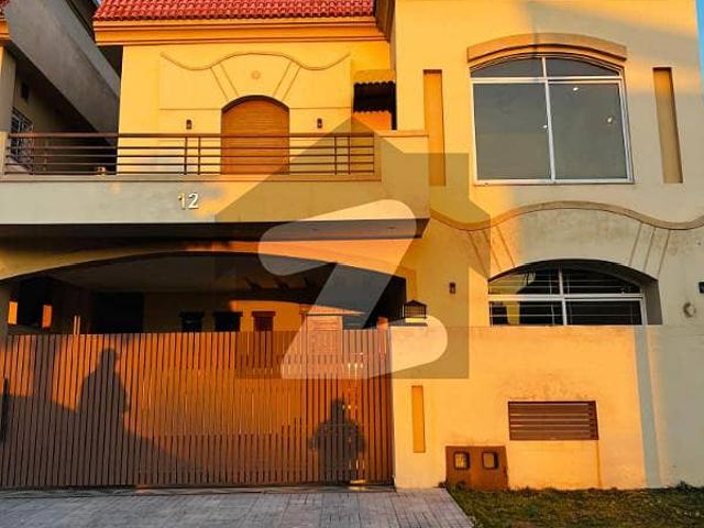 Sector C1 10 Marla Brand New House Excellent Construction Quality Heighted Location House Available For Sale