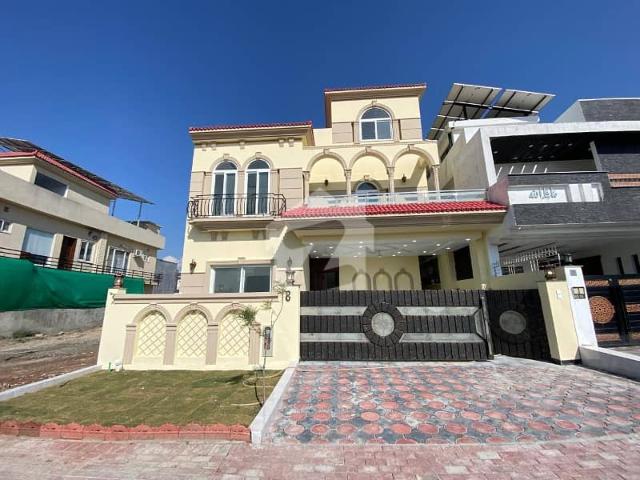 Sector C2 10 Marla Brand New House For Sale
