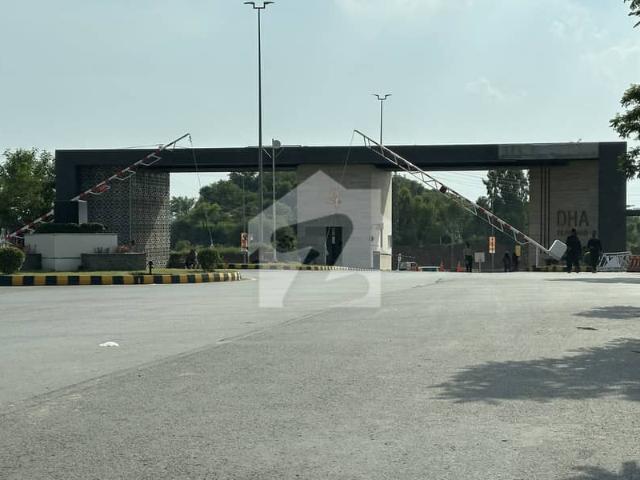 Sector f prime location srreet 7 near gate 4 1kanal plot for sale