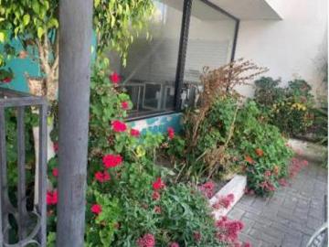 SECTOR JIPIJAPA CASA EN VENTA IDEAL PARA CENTRO MEDICO, OFICINAS O PROYECTO