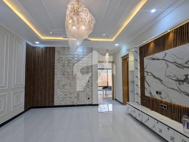 Sector M 10 Marla Brand New House Excellent Construction Quality Heighted Location House Available For Sale