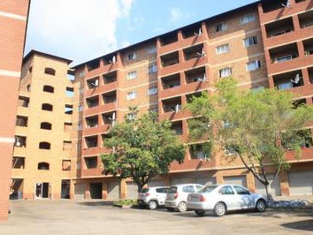 secure 2 bedroom oasis: gated commun.