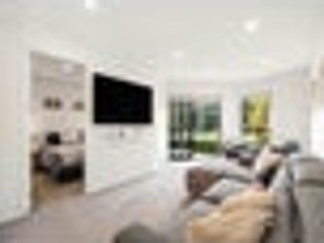 Secure and Stylish City Fringe Living