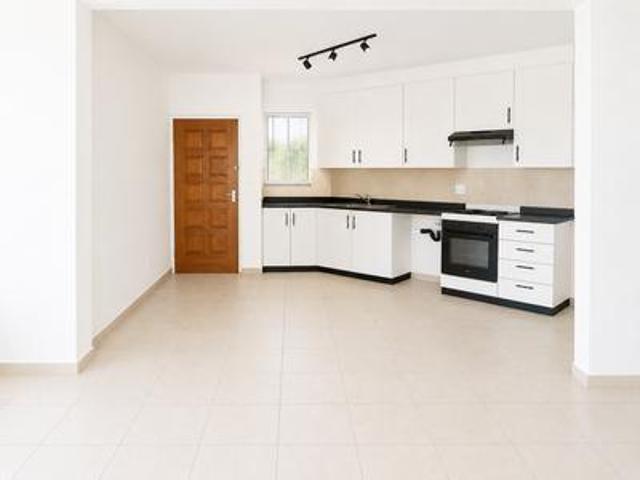 secure garden unit in the heart of r.