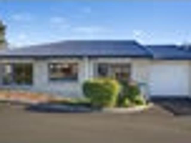 Peaceful, Sunny & Secure Unit in Prime Location