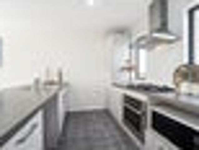 Secure & Easy Care Living in Avondale