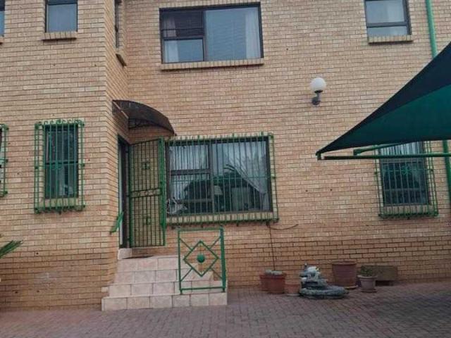 Secure, Low Maintenance Home with Courtyard on 817 sqm