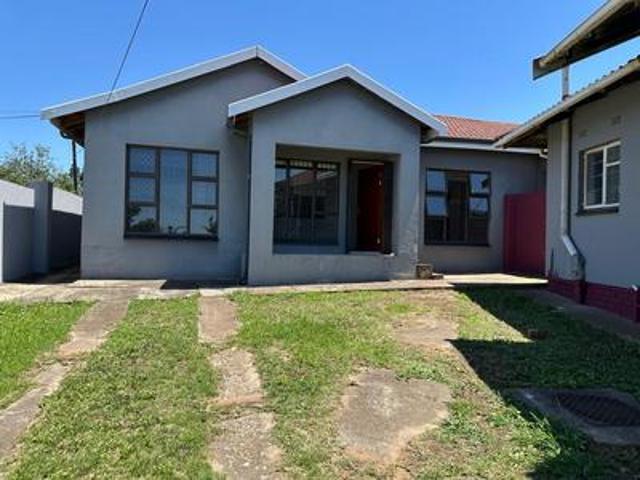 secure modern 2 bedroom apartments w.