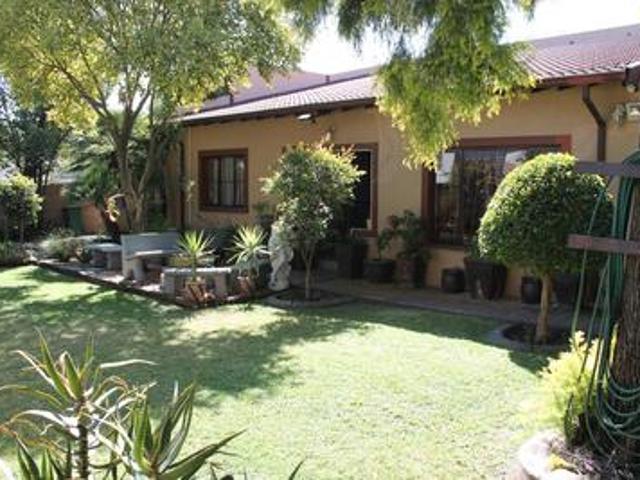 secure multi living gem on 991m² sta.