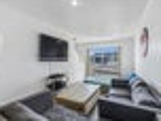Secure Townhouse in Heart of Papatoetoe