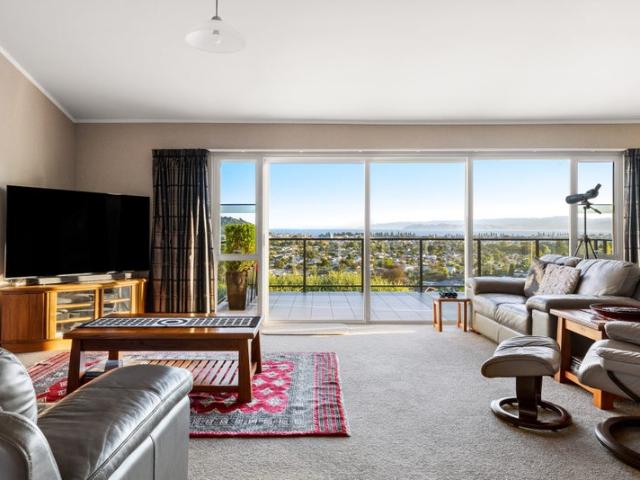Significant price drop signals serious sellers!