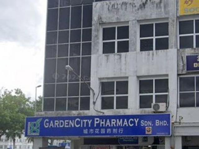 Second Floor Corner / Office For Rent! Located at Stutong
