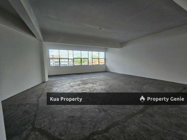 Second Floor Intermediate Shoplot / Office For Rent! Located at Stutong
