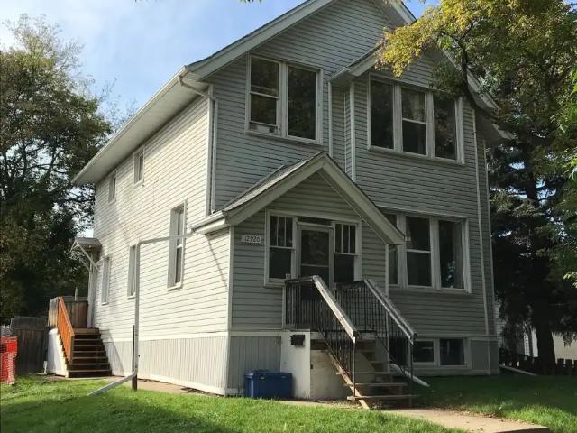 Second floor suite, heat & water included