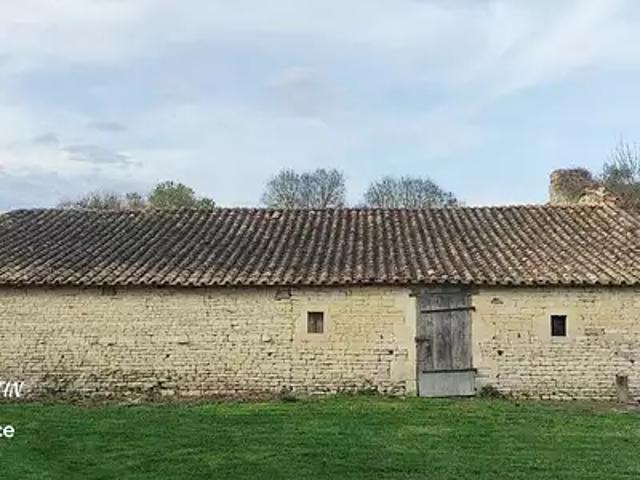 Secondigné sur Belle 79170 Achat / Vente maison 1 pièce t1