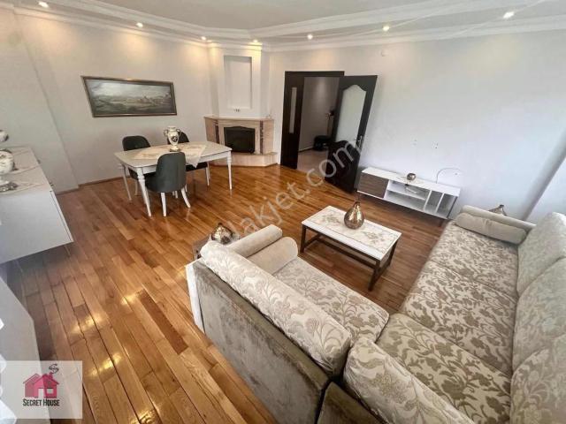 Secret House'dan Kısmi Eşyalı Temiz 3+1 Düz Giriş