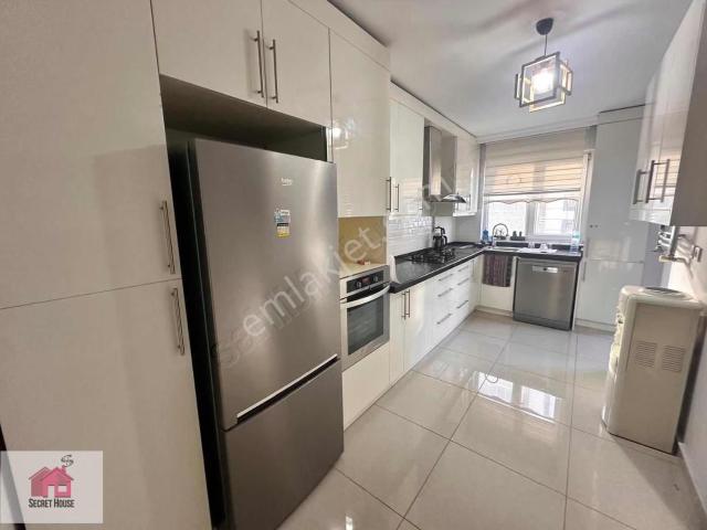Secret House'dan İstasyona Yakın Konumda 3+1 Arakat