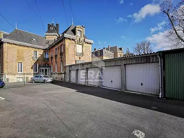 Sedan 08200 Location parking au dernier étage