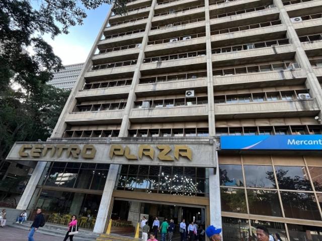 SEDE CORPORATIVA LOS PALOS GRANDE. OFC DE 70 MTS CTRO PLAZA