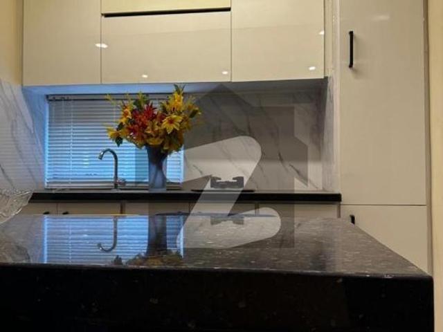 See View Furnished One Big Bed & Lounge Sea View Apartments