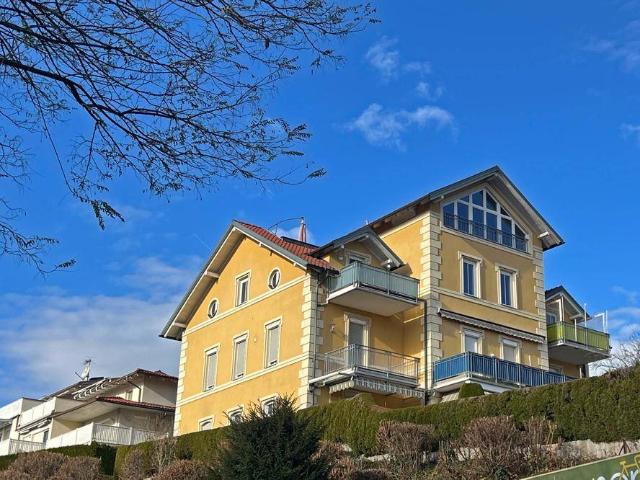 Seeblick Wohnung in charmanter Villa